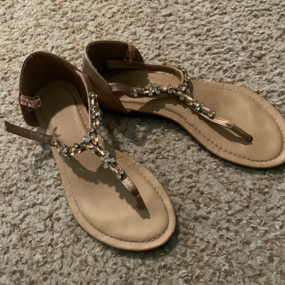 Women’s beaded sandals, size 7